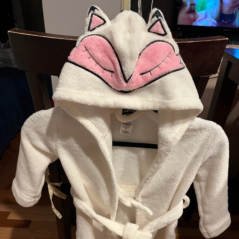 Joe boxer, toddler robe with a pink fox hoodie.